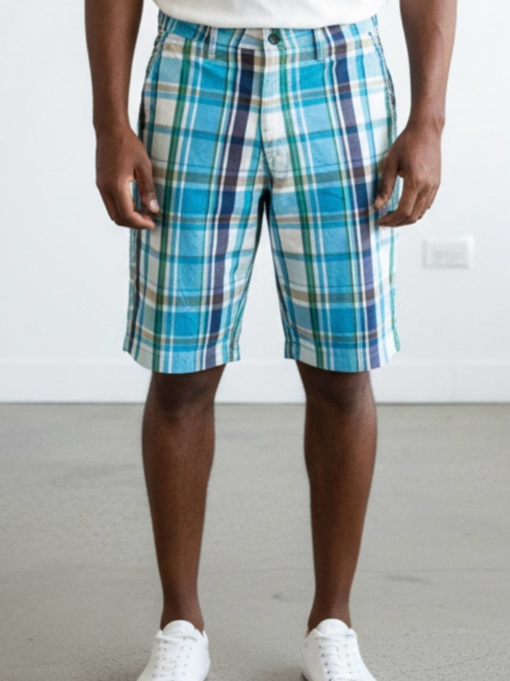 VOLCOM 🩳 Plaid Blue and White Men's Shorts